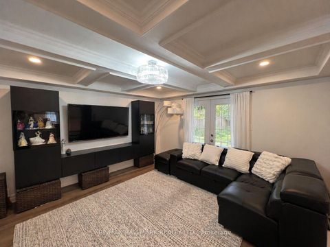 Photo 1 at 36 FERGUS Avenue N, Oak Ridges Lake Wilcox, Richmond Hill