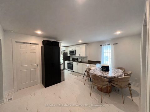 Photo 5 at 36 FERGUS Avenue N, Oak Ridges Lake Wilcox, Richmond Hill