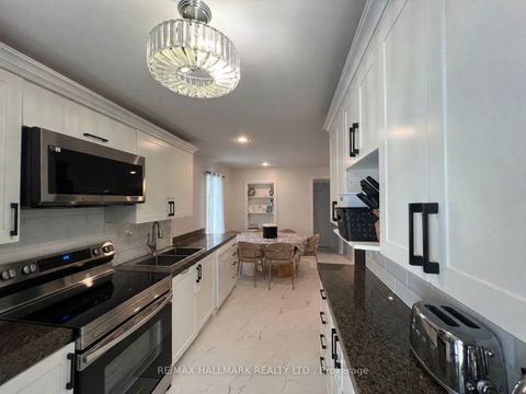 Photo 6 at 36 FERGUS Avenue N, Oak Ridges Lake Wilcox, Richmond Hill