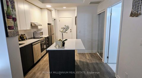 Photo 4 at 401 - 160 Canon Jackson Drive, Greenbrook, Toronto