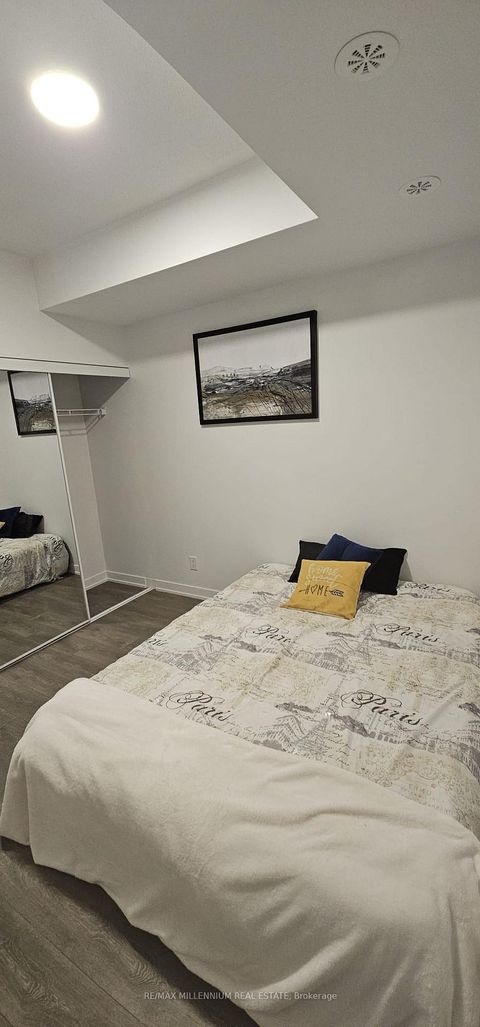 Photo 9 at 401 - 160 Canon Jackson Drive, Greenbrook, Toronto
