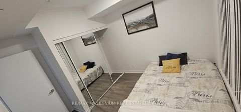 Photo 10 at 401 - 160 Canon Jackson Drive, Greenbrook, Toronto
