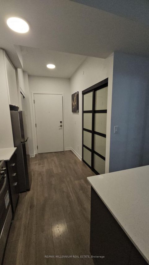 Photo 11 at 401 - 160 Canon Jackson Drive, Greenbrook, Toronto