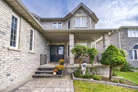 Photo 2 at 21 Silvercreek Crescent, Ardagh, Barrie