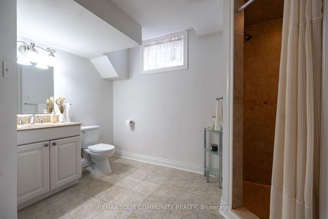 Photo 32 at 21 Silvercreek Crescent, Ardagh, Barrie