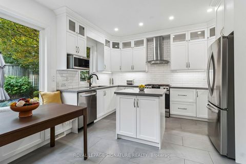 Photo 18 at 19 Ballymore Drive, Bayview Wellington, Aurora