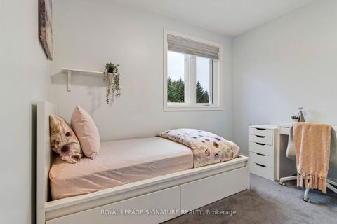 Photo 25 at 19 Ballymore Drive, Bayview Wellington, Aurora