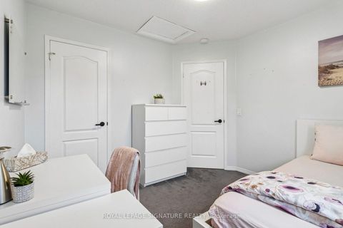 Photo 26 at 19 Ballymore Drive, Bayview Wellington, Aurora