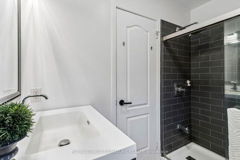 Photo 35 at 19 Ballymore Drive, Bayview Wellington, Aurora