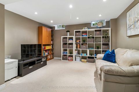 Photo 39 at 19 Ballymore Drive, Bayview Wellington, Aurora
