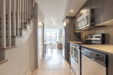 Photo 3 at 221 - 775 King Street W, Niagara, Toronto