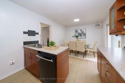 Photo 11 at 172 Hollyberry Trail, Hillcrest Village, Toronto