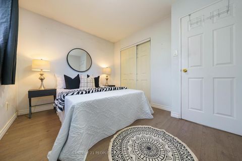 Photo 13 at 172 Hollyberry Trail, Hillcrest Village, Toronto
