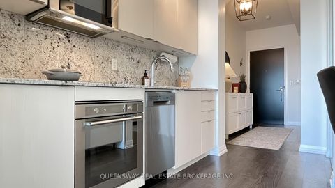 Photo 7 at 1605 - 101 Erskine Avenue, Mount Pleasant West, Toronto