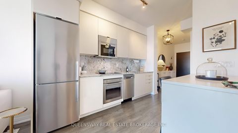 Photo 11 at 1605 - 101 Erskine Avenue, Mount Pleasant West, Toronto