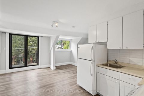 Photo 4 at 415 Brunswick Avenue, Annex, Toronto