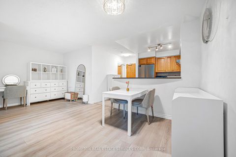 Photo 5 at 807 - 7 Lorraine Drive, Willowdale West, Toronto
