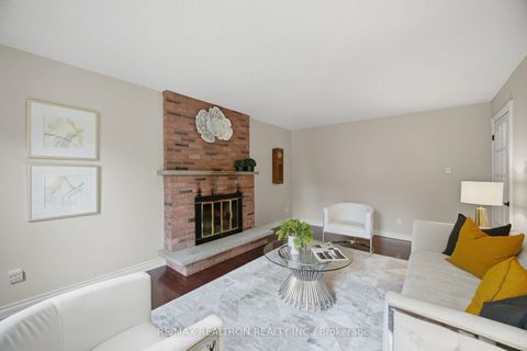 Photo 10 at 80 East Humber Drive, King City, King