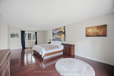 Photo 18 at 80 East Humber Drive, King City, King