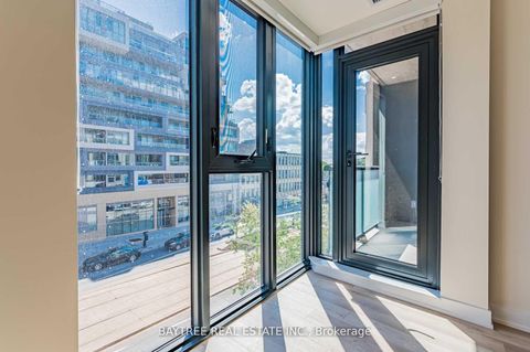 Photo 10 at 414 - 840 St Clair Avenue W, Oakwood Village, Toronto