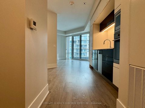 Photo 10 at 820 - 1 Edgewater Drive, Waterfront Communities C8, Toronto