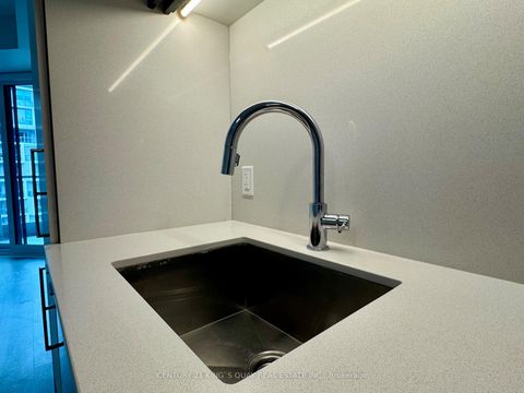 Photo 11 at 820 - 1 Edgewater Drive, Waterfront Communities C8, Toronto
