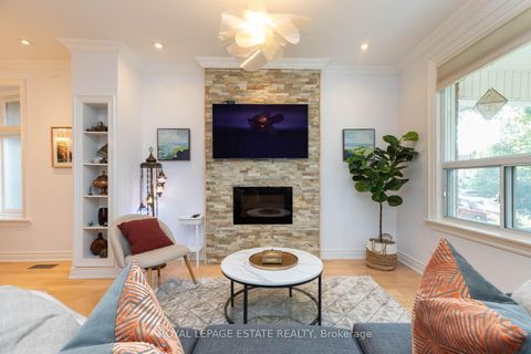 Photo 3 at 48 Bloomfield Avenue, South Riverdale, Toronto