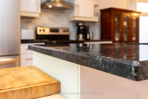 Photo 10 at 48 Bloomfield Avenue, South Riverdale, Toronto