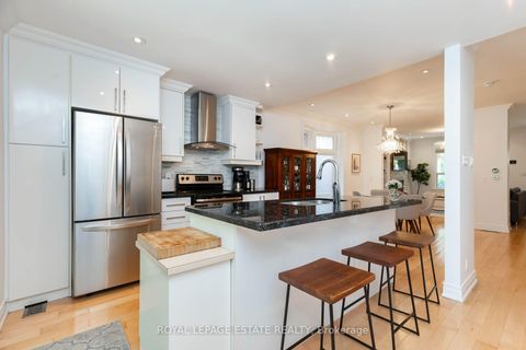 Photo 11 at 48 Bloomfield Avenue, South Riverdale, Toronto