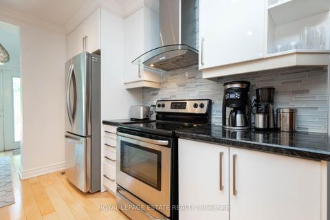Photo 13 at 48 Bloomfield Avenue, South Riverdale, Toronto