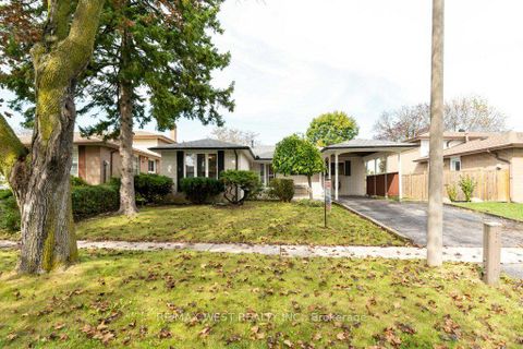 Photo 2 at 38 Albacore Crescent, Woburn, Toronto