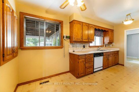 Photo 6 at 38 Albacore Crescent, Woburn, Toronto