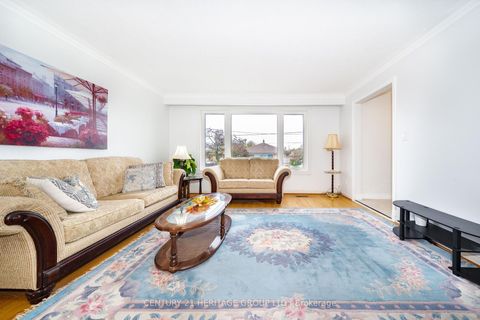 Photo 6 at 37 Gambello Crescent, York University Heights, Toronto