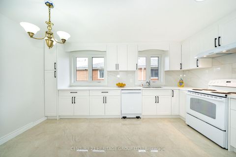 Photo 11 at 37 Gambello Crescent, York University Heights, Toronto