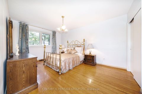 Photo 17 at 37 Gambello Crescent, York University Heights, Toronto