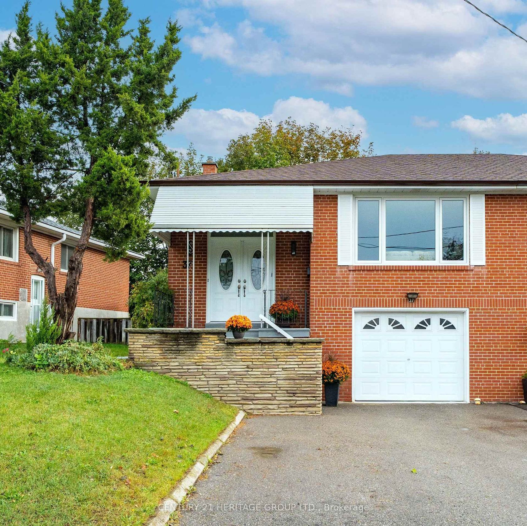 37 Gambello Crescent, York University Heights, Toronto 