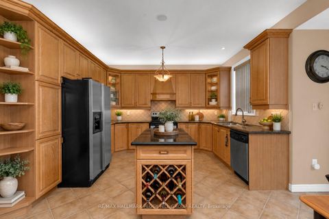 Photo 2 at 5 Sandringham Drive, Shore, Barrie