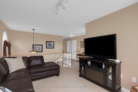 Photo 12 at 5 Sandringham Drive, Shore, Barrie
