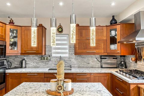 Photo 10 at 676 Vaughan Road, Oakwood Village, Toronto