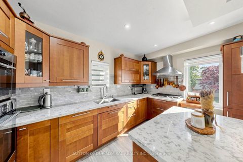 Photo 11 at 676 Vaughan Road, Oakwood Village, Toronto