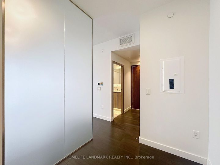 Photo 8 at 801 - 95 Mcmahon Drive, Bayview Village, Toronto