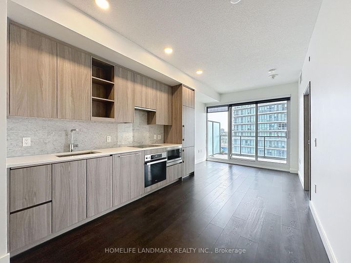 Photo 15 at 801 - 95 Mcmahon Drive, Bayview Village, Toronto