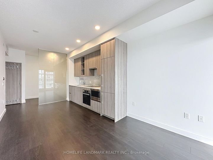 Photo 17 at 801 - 95 Mcmahon Drive, Bayview Village, Toronto