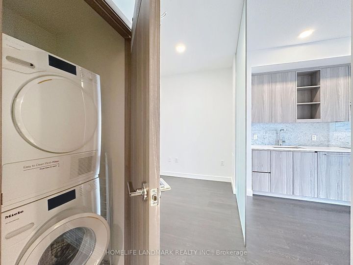 Photo 20 at 801 - 95 Mcmahon Drive, Bayview Village, Toronto