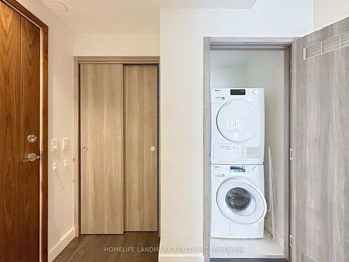 Photo 22 at 801 - 95 Mcmahon Drive, Bayview Village, Toronto