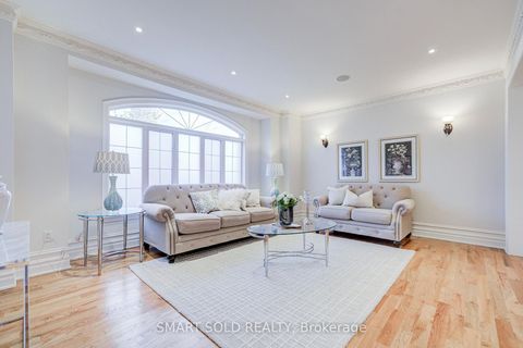 Photo 10 at 25 Oak Avenue, South Richvale, Richmond Hill