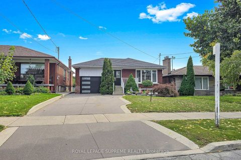 Photo 1 at 465 Maple Leaf Drive, Maple Leaf, Toronto