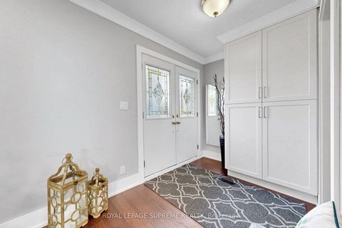 Photo 6 at 465 Maple Leaf Drive, Maple Leaf, Toronto