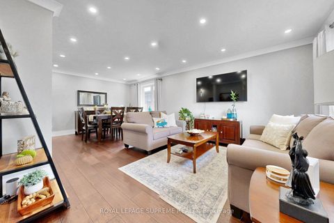 Photo 7 at 465 Maple Leaf Drive, Maple Leaf, Toronto