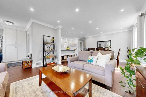 Photo 8 at 465 Maple Leaf Drive, Maple Leaf, Toronto
